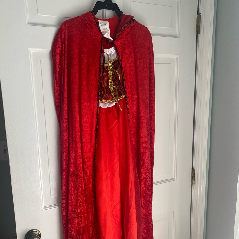 Li’l Red Riding Hood costume in size child large 12-14 in EUC
